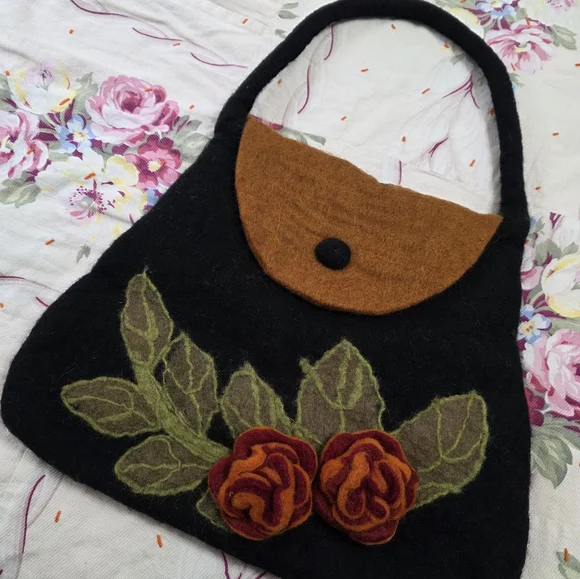 HANDMADE BOILED WOOL PURSE *RISING TIDE* - Picture 3 of 9